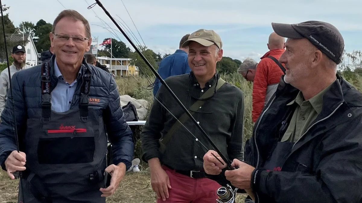 Erling Bonnesen (tv) og projektchef på »den nationale strategi for lystfiskeri«, Arne Kvist Rønnest (midt).