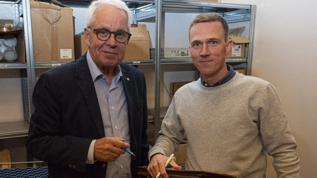 Efter 11 år som formand er Hans Møller Olsen (til venstre) afløst af Kristoffer Linderoth som formand for Lammefjordens Grøntsagslaug. Foto: Ulrik Larsen