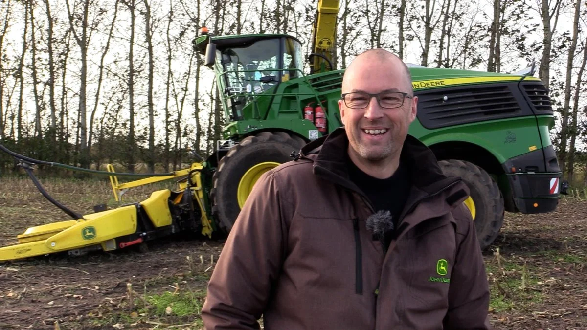 Michael Steffensen, salgs- og produktspecialist ved Semler Agro, viste stolt den nye model 9700’er frem, som er klar til at kunne blive leveret fra fabrikken i 2023. Fotos: Alexander Dornwirth