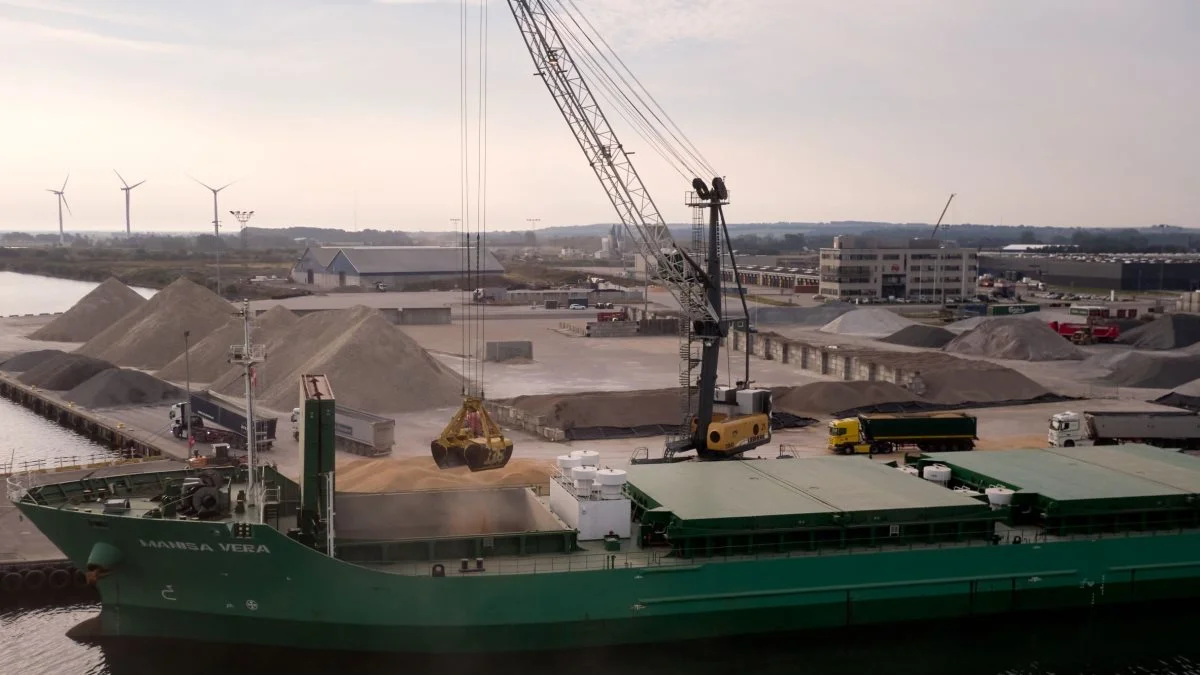 Mollerup Mølle har i samarbejde med Port of Aalborg sat gang i opførelsen af 8.000 kvadratmeter pakhuskapacitet fordelt på fire pakhuse.