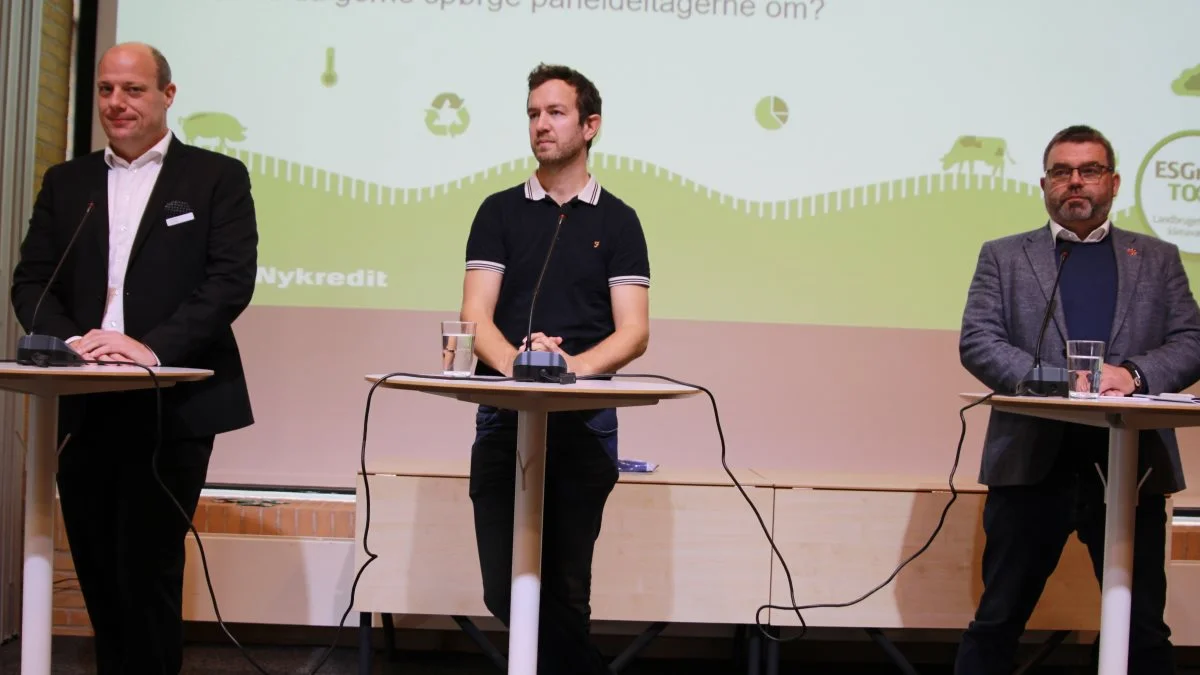 Lars Holm, centerdirektør landbrug Nykredit (tv), Martin Øvli Kristensen, Seges Innovation og Torben Povlsen, formand Centrovice svarede på spørgsmål fra salen.
