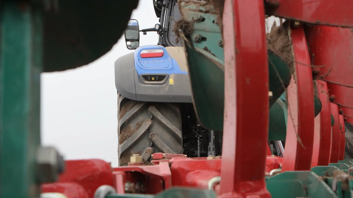 I år deltager syv skolehold til DM i pløjning. Arkivfoto