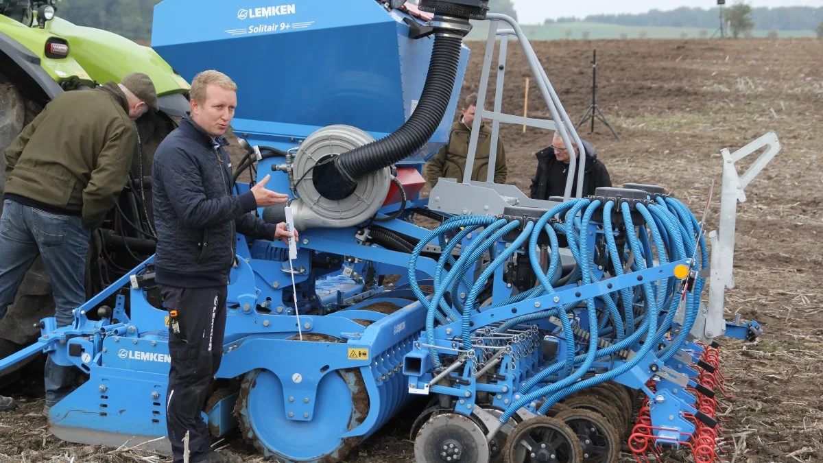Jacob Hartman fra Lemken præsenterede såmaskinen Solitair Duo. 