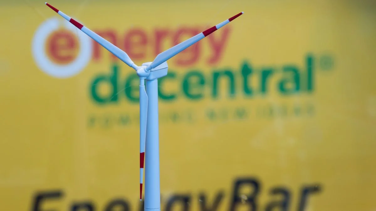 Vind, sol, biogas, bioætanol og træbrændsler. Aldrig har rækken af »alternative« energikilder været mere aktuelle end netop nu. Og der er fuldt fokus på emnerne under energimessen EnergyDecentral, der finder sted parallelt med husdyrmessen EuroTier i tyske Hannover i dagene 15.-18. november.  