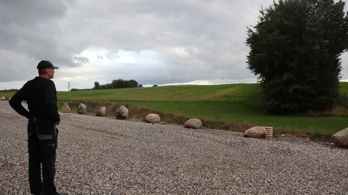 Vi har tidligere skrevet om Kim Hansen, der leder efter eksterne marker, han kan braklægge, da han synes, at hans egne marker er for gode til at hav vil lade dem stå. 