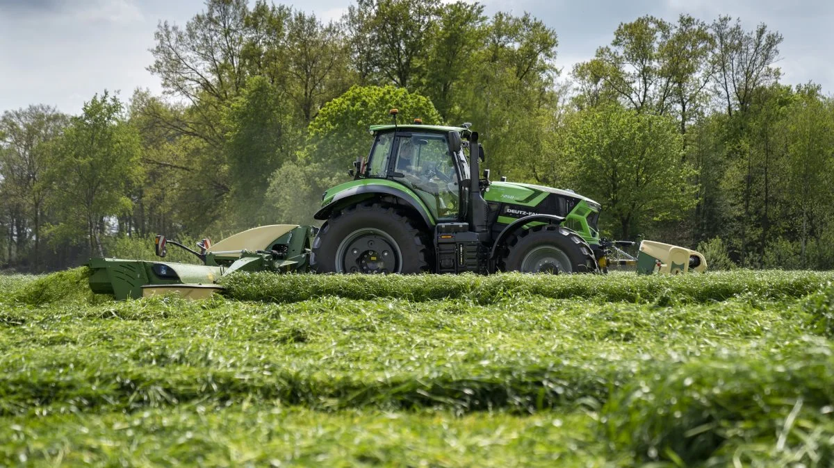 Deutz-Fahr har vind i sejlene i Danmark. Salget er stærkt stigende, og mærket har indtil nu solgt 65 traktorer mod 22 sidste år, heraf er de 42 i 200 hk-segmentet mod 13 sidste år. Den mest populære Deutz-Fahr-model i Danmark i 2022 er en  7250 TTV med 247 hk.