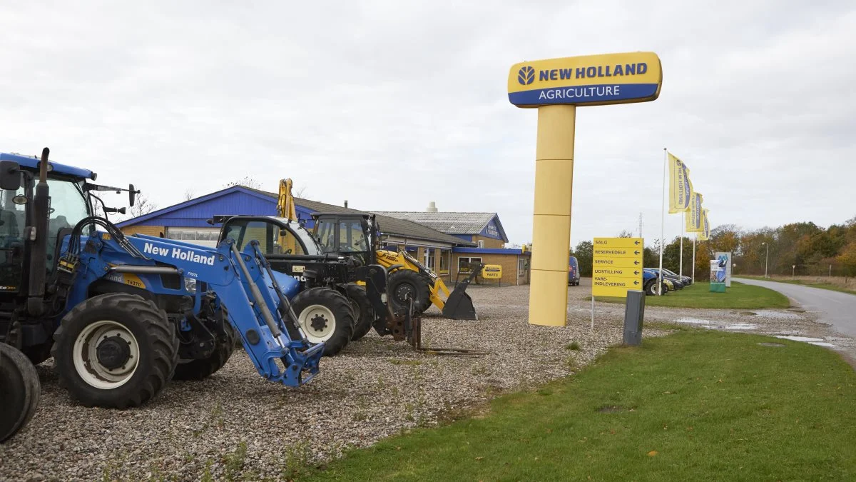 Siden 1985 har Schrøders Eftf. MP Maskincenter i Drengsted været forhandler af først Ford og siden New Holland-produkterne. Fotos: Erik Hansen