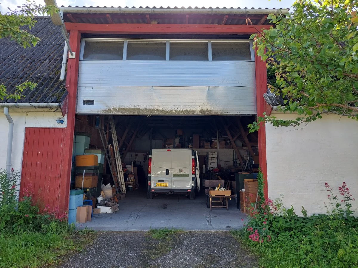 Raunkjær Porte er her rykket ud til en port, som har taget skade efter en påkørsel. Foto: Peter Sonne