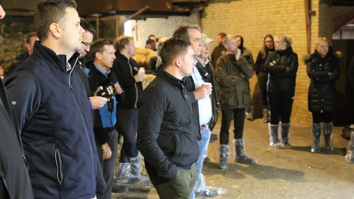 Der var mange interesserede til åben stald arrangementet på Højvang i Gislev.