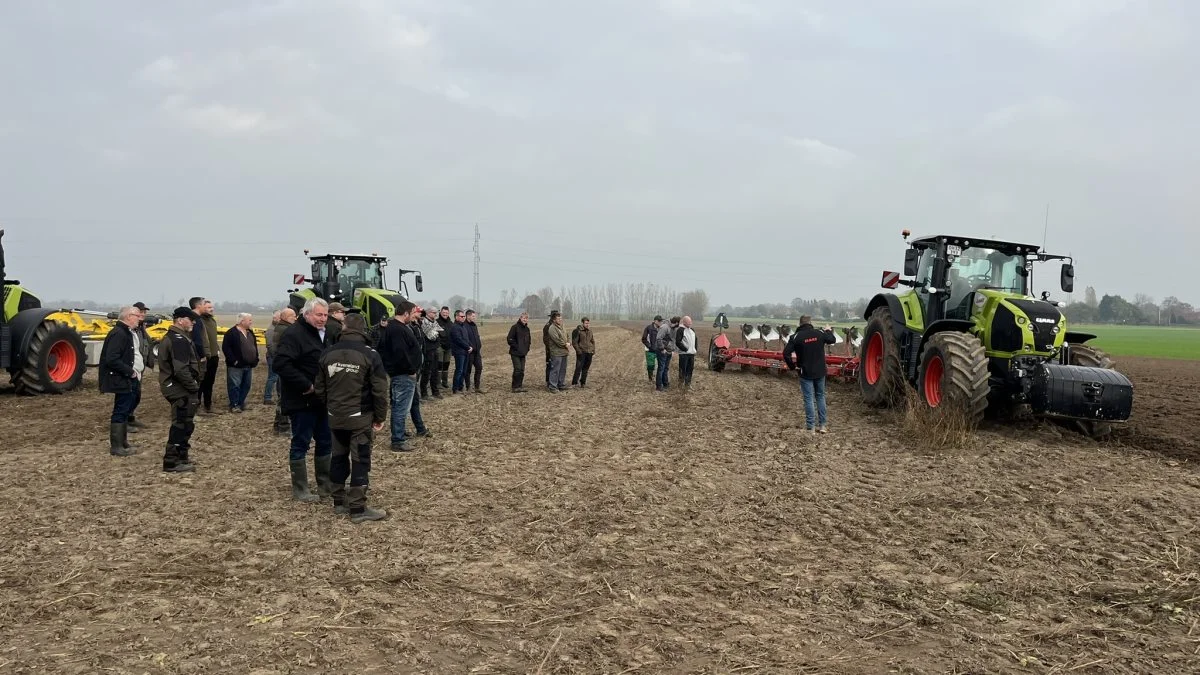 Omkring 100 aktive landmænd kom forbi, da Røstofte Maskiner tidligere i november havde demo-markdag. Foto: Røstofte Maskiner