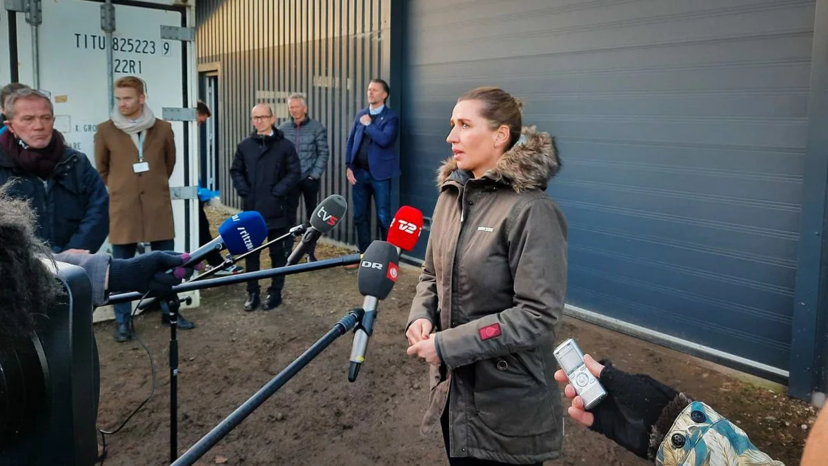 Skal Mette Frederiksen for en rigsret? Spørgsmålet svæver stadig i vinden, efter det stormvejr som statsministeren kom i under minksagen. Arkivfoto: John Ankersen