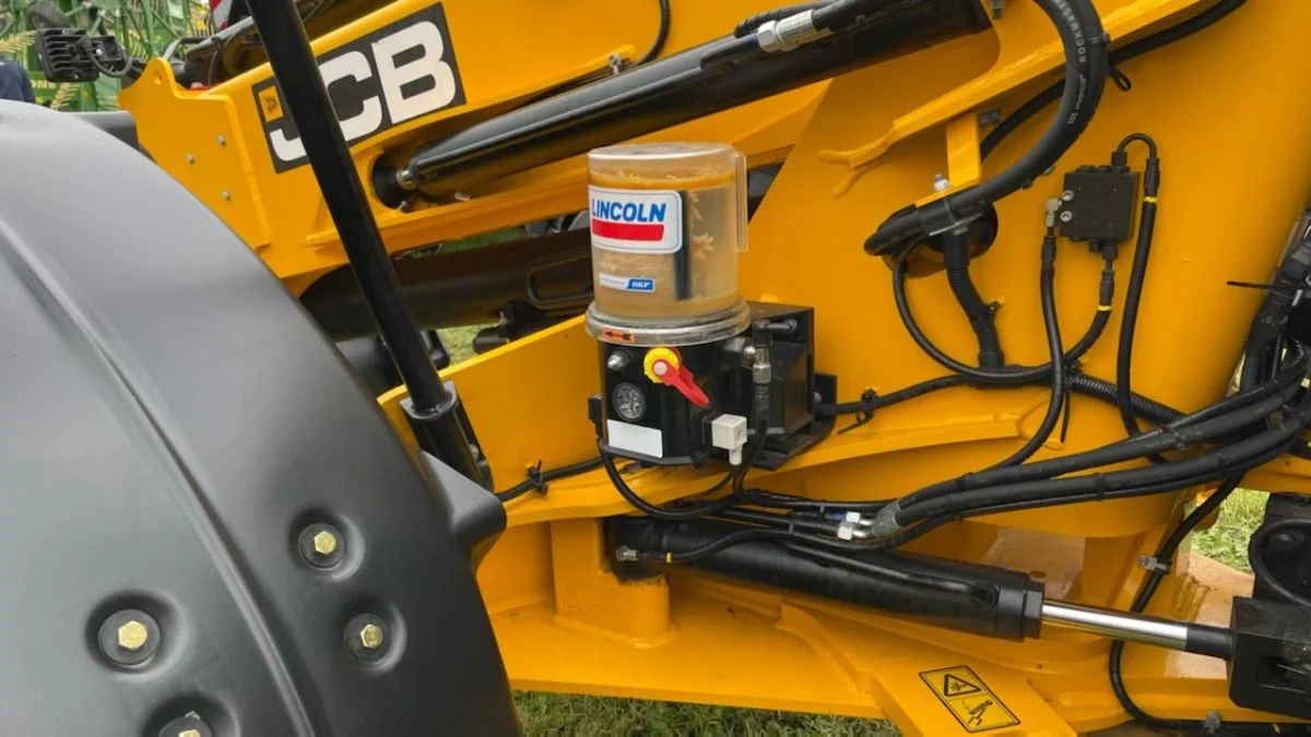 Med en investering i et Lincoln automatisk centralsmøreanlæg fra Masytec opnår man flere fordele – anlægget kan ses i forbindelse med Agromek.