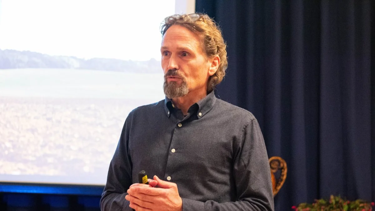 Landskonsulent hos Seges, Flemming Gertz, præsenterede analysen, som er grundlaget for kritikpunkterne ved den nye vandområdeplan. Foto: Anders Lei