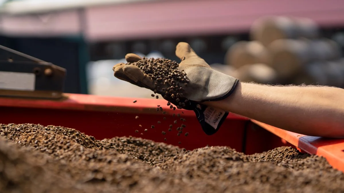 På Yara-standen kan man blandt andet høre mere om den et-stjernede nye gødning YaraSuna 9-3-1. En biologisk gødning der er tilladt til anvendelsen i økologisk produktion. Foto: Yara
