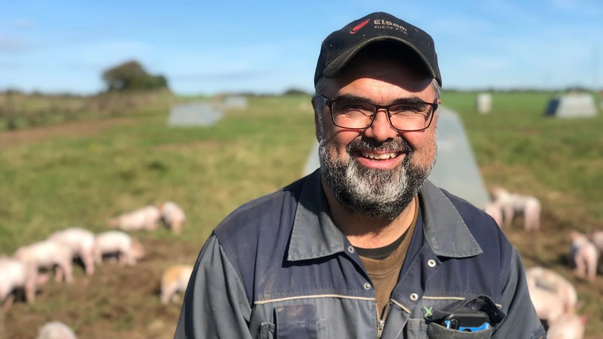 Det er ikke sådan, at foderet uden sojaprotein falder ud sammenlignet med traditionelt foder, lyder det fra Laurs Papsø, der producerer cirka 1.600 slagtegrise om året.