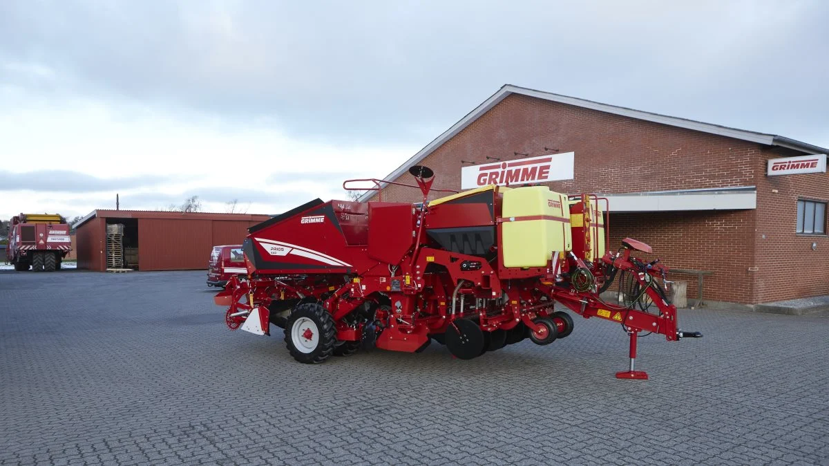 Denne nye Grimme Prios 440 4-rækkede kartoffellægger vises for første gang på Agromek. Fotos: Erik Hansen