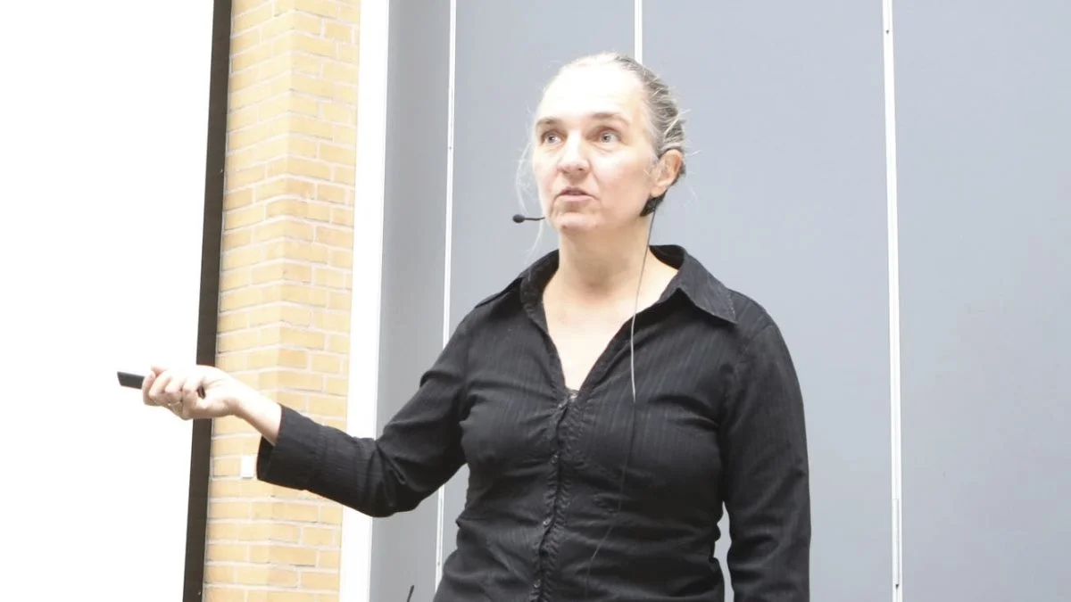 Det er nu muligt at se klimaaftrykket på sine egne marker. Ved planteregionsmødet i Vissenbjerg forklarede miljøchef Irene Wiborg, Seges Innovation, om det nye tiltag på Landmand.dk. 