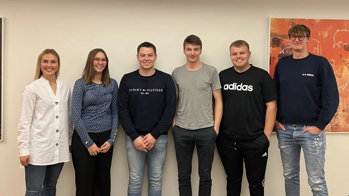 Ungdomsudvalget ved Dansk Limousine Forening består af fra venstre: Amalie Thygesen, Maja Black Sinkjær, Mathias Nymann Olsen (formand), Emil Vejnø Christensen, Casper Thorsen og Matias Friis Ebbesen.