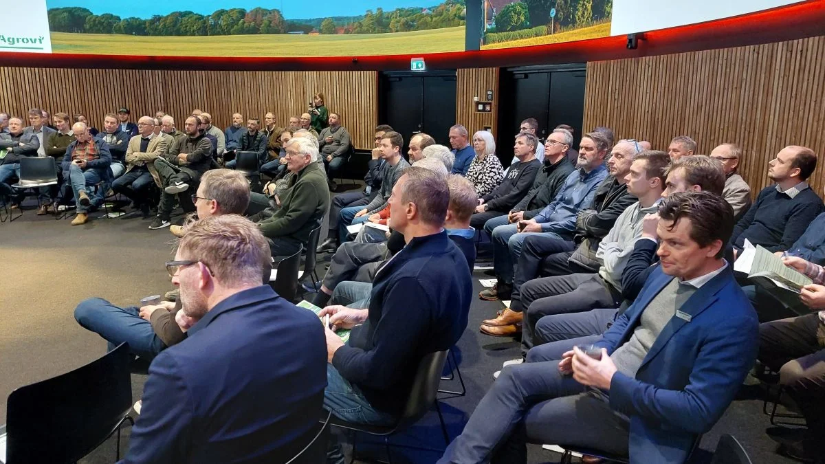 Godt 100 tilmeldte og inviterede var mødt op til plantemødet. Foto: John Ankersen