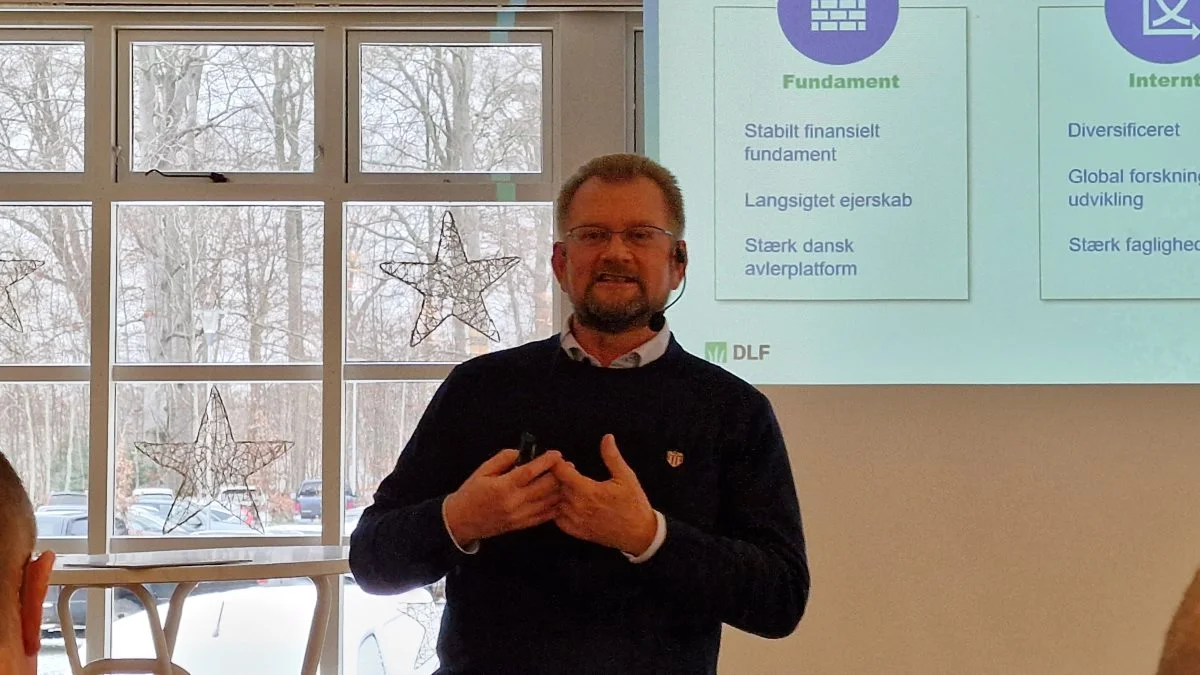 Høstarealet 2024 i DLF skal være noget mindre, end arealet vi har på vej til høst i 2023, fastslog avlsdirektør Jørn Lund Kristensen på DLF-avlermødet i Maribo.