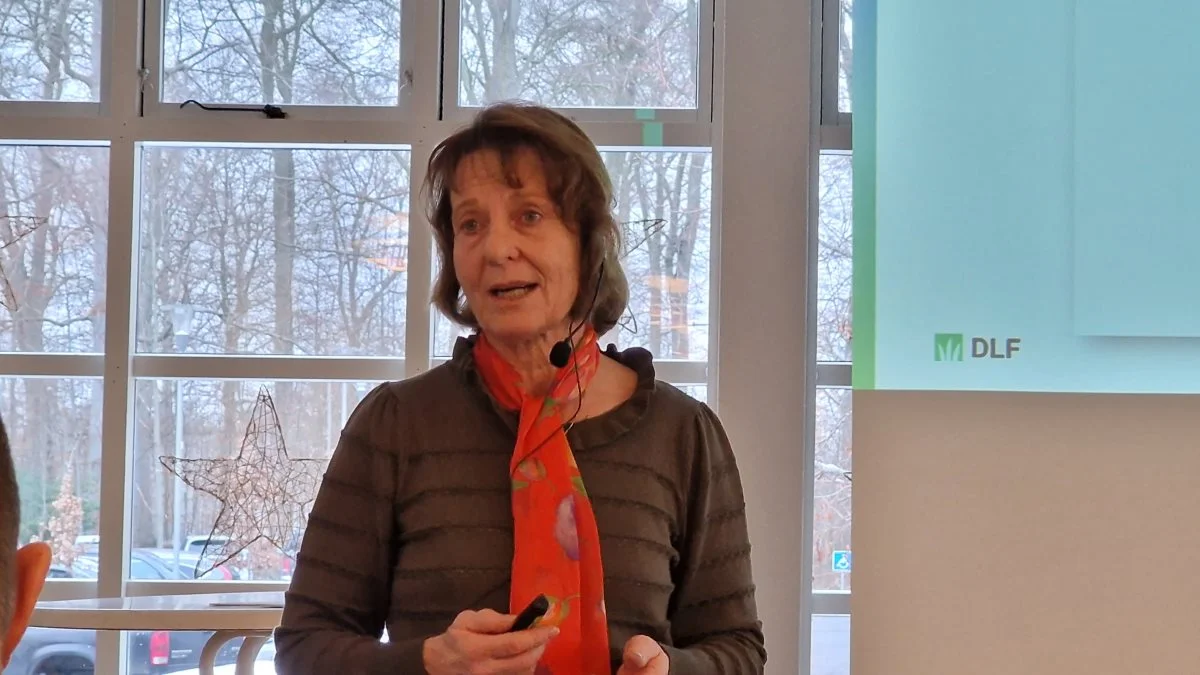 Avlschef Birthe Kjærsgaard gennemgik en næsten perfekt vækstsæson 21/22 - ikke mindst på Lolland-Falster, hvor juni-tørken ikke gav problemer for de veletablerede frømarker.