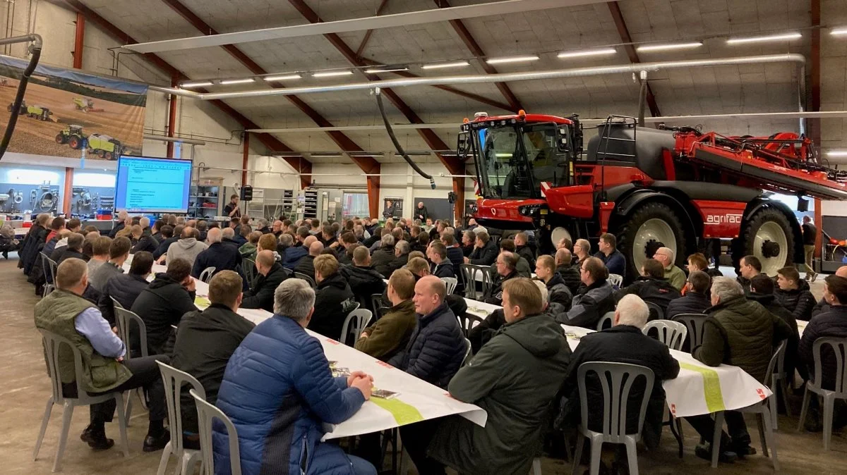 Knap 200 mennesker var samlet til temaaften ved Traktor Høst. Foto: Stig R. Knudsen