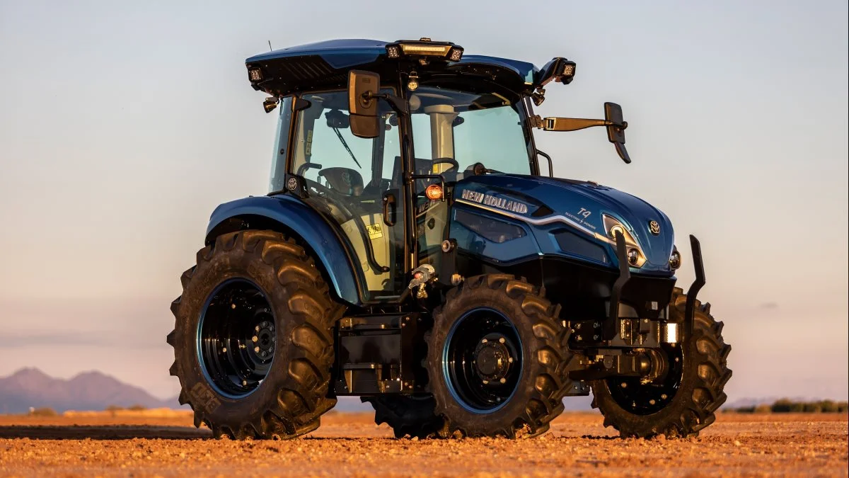 New Holland har netop lanceret den første 100 procent elektriske allround-traktor, T4 Electric Power. Traktoren yder 120 hk og kan oplades 100 procent på bare én time.