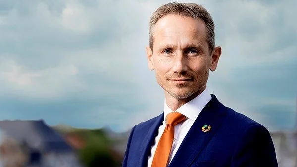 Blandt dagens oplægsholdere er tidligere udenrigsminister og nuværende direktør i Green Power Denmark, Kristian Jensen, som vil fortælle om perspektiverne for landmænds udbygning af vedvarende energiproduktion.