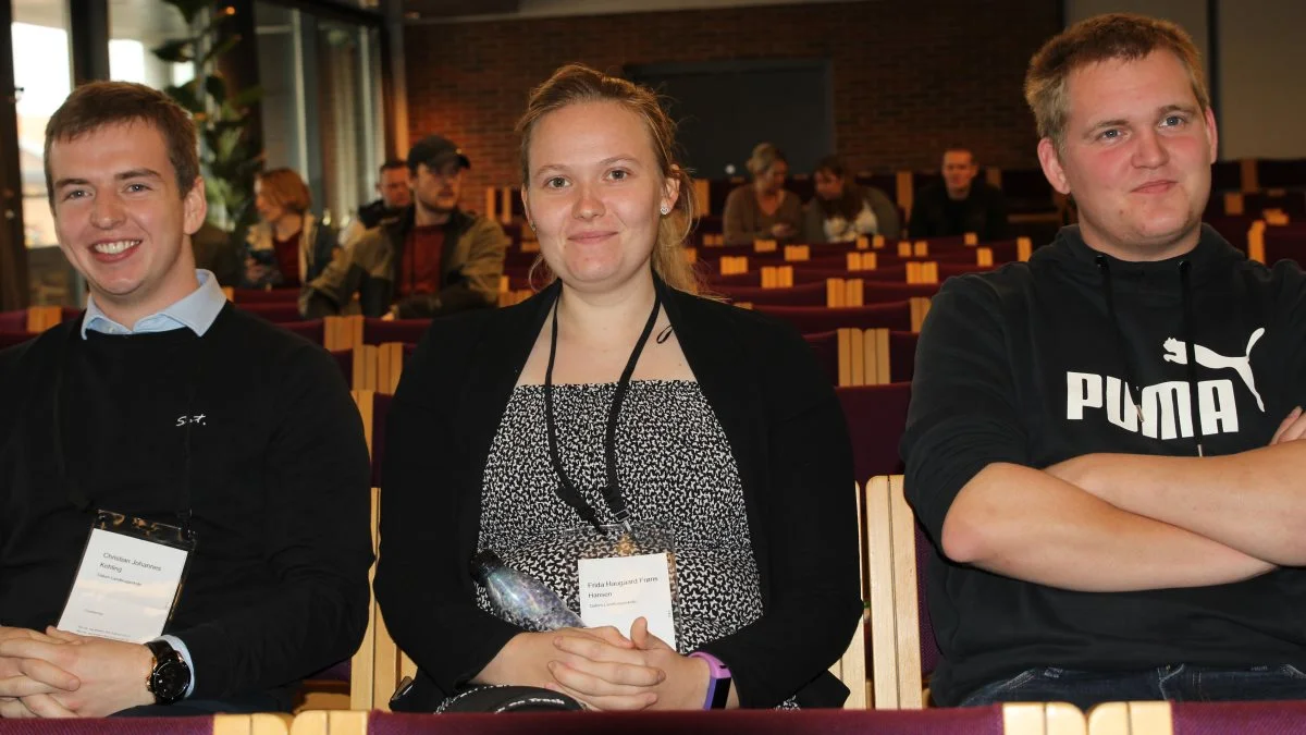 Christian Johannes Kehling, Frida Haugaard Føns Hansen og Mathias Dam uddanner sig til produktionsledere på Dalum Landbrugsskole og er dermed en del af de unge, der efterspørges i erhvervet. Fotos: Henriette Lemvig