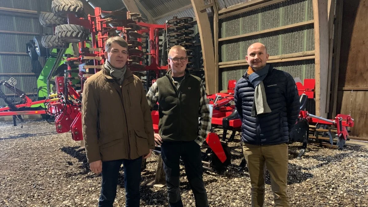 HSH Agro I/S har et tæt samarbejde med Hedegaard Agro. Fra venstre Thomas Ory, Hedegaard, Thomas Madsen, HSH Agro og Ole Dahl, Hedegaard. Fotos: Nordic Seed