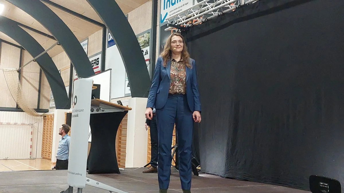 Merete Juhl, administrerende direktør i Landbrug & Fødevarer, mener CO2-afgifter for landbruget, kan blive dødsstødet for dele af den danske fødevaresektor. Foto: John Ankersen