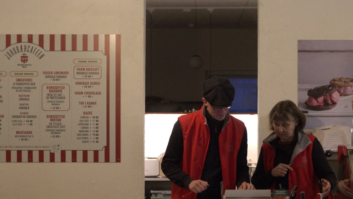 Torben og Lisbeth fra Rokkedyssegaard bød velkommen, da der blev afholdt inspirationsmøde for både kommende, nye og garvede gårdbutiksejere. Foto: Anders Lei