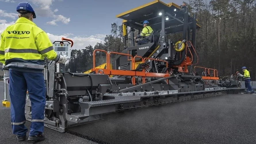 Volvo MB122 og VTD121 - afrettere til enhver opgave. Pressefoto