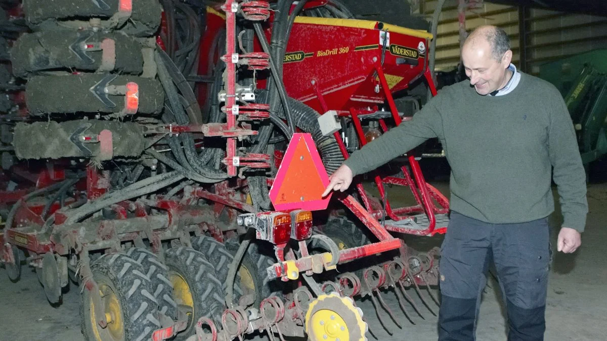 I dag bruger Hverringe Gods både gradueret kalkning, såsæd, gødning og plantebeskyttelsesmidler. Og udbytterne registreres med udbyttekort. Desuden arbejdes der med spotsprøjtning. Her ses driftsleder Rune Gjengedal. Arkivfoto