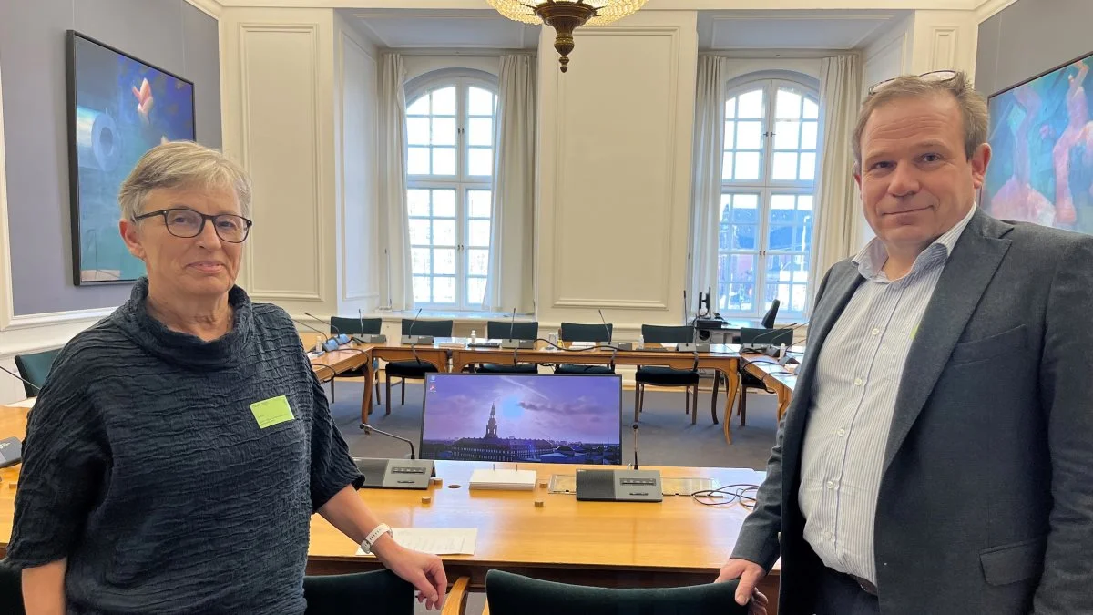 Onsdag eftermiddag fik topfolkene i Foreningen for Grundvandsbeskyttelse, faglig direktør Bente Andersen og formand Ulrik Lunden, mulighed for at fremføre deres synspunkter for Folketingets Miljø- og Fødevareudvalg. 