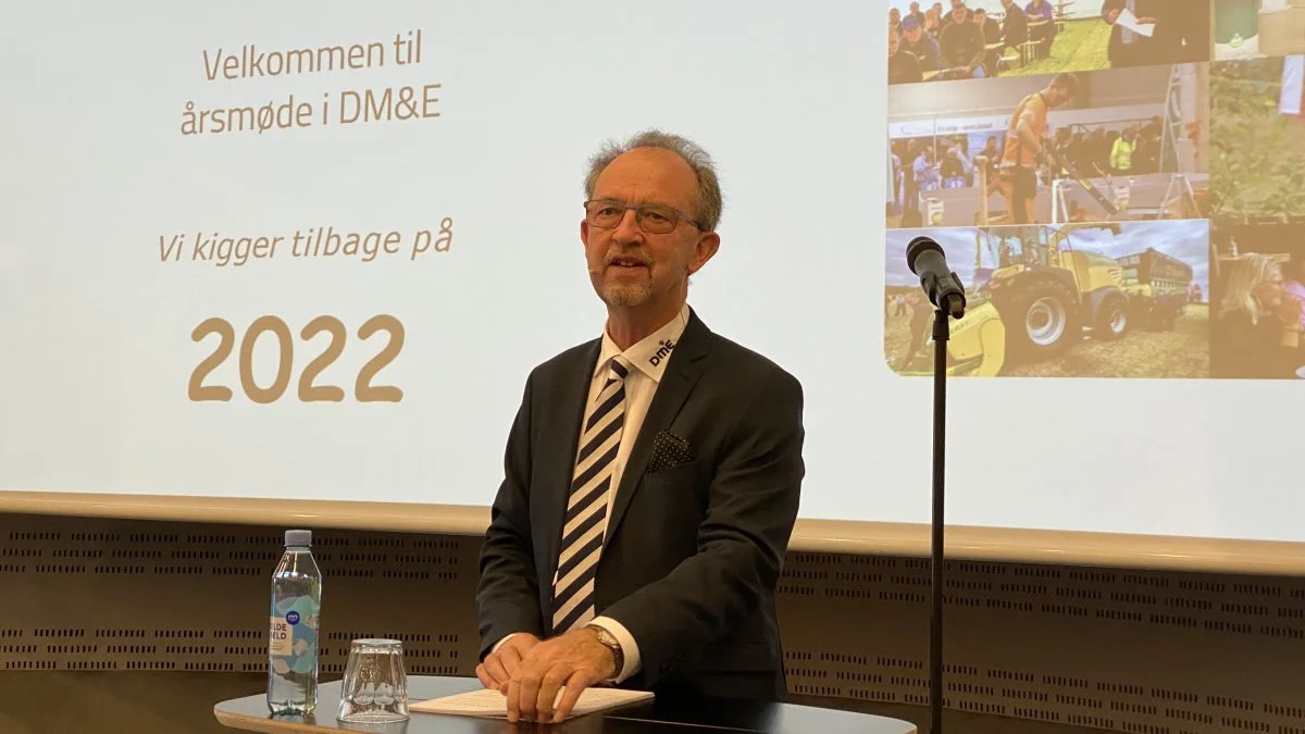 - Vi kan fra vores brancheundersøgelse konkludere, at samarbejdet med maskinstationen fortsat er et naturligt og attraktivt valg for landmanden. Og tolker vi maskinstationernes driftsresultater, er samarbejdet også et kosteffektivt valg, sagde Søren Ulrik Sørensen formand for DM&E i sin årsberetning. Foto: Per Jørgensen