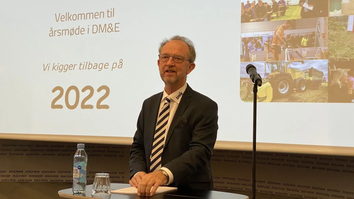 - Vi kan fra vores brancheundersøgelse konkludere, at samarbejdet med maskinstationen fortsat er et naturligt og attraktivt valg for landmanden. Og tolker vi maskinstationernes driftsresultater, er samarbejdet også et kosteffektivt valg, sagde Søren Ulrik Sørensen formand for DM&E i sin årsberetning. Foto: Per Jørgensen