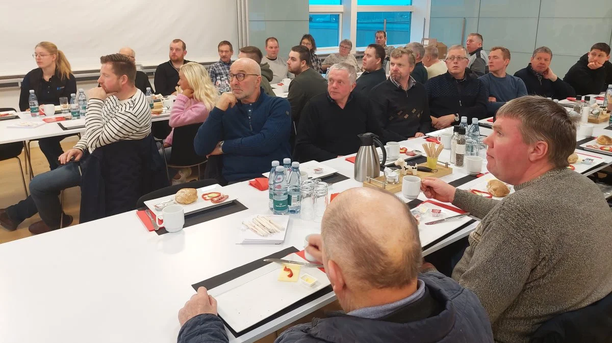 Omkring 50 medlemmer af RDM Syd under VikingDanmark var med, da aktivitetsudvalget i RDM Syd havde inviteret til foreningens vinterarrangement, der i år var en tur til Danish Crowns kreaturslagteri i Holsted. Foto: John Ankersen