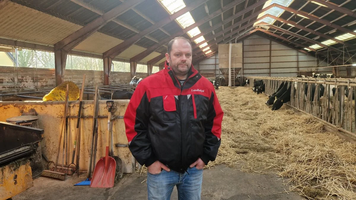 - Jeg står sådan set i et ingenmandsland, fordi vi stadigvæk intet ved om, hvad vi må i den kommende sæson, lyder det fra mælkeproducent Jens Bangsgaard, Hundborg i Thy. Foto: Henning K. Andersen