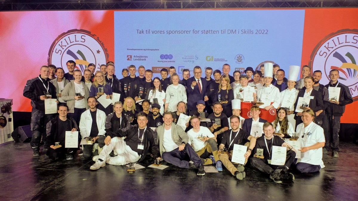 På billedet: Danmarksmestrene i 46 fag ved DM i Skills 2022. Foto: Per Daugaard