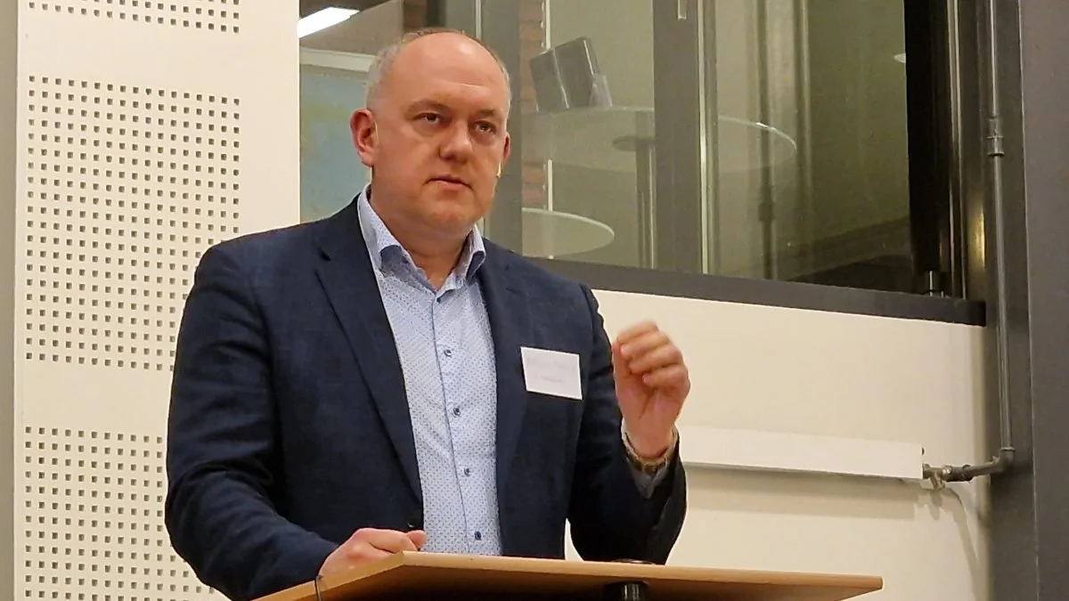 Den ukrainske ambassadør i Danmark er sikker på, at ukrainernes kampvilje vil vinde over de russiske angribere. Han forventer, at Rusland derefter vil gennemgå en mindre revolution og sandsynligvis blive delt op i flere nye lande.