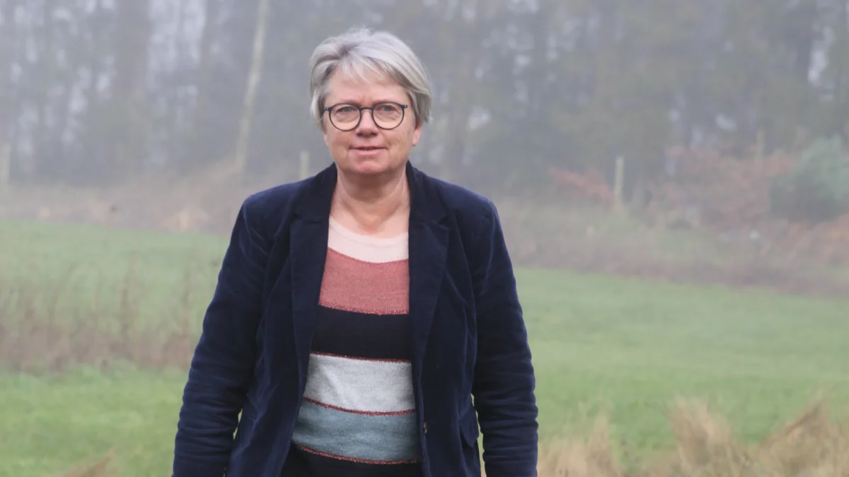 Birthe Pedersen fra LandboGruppen Fyn oplever fortsat efterspørgsel både på landejendomme med lidt hobbyjord til og på egentlige landbrugsejendomme. Fotos: Henriette Lemvig