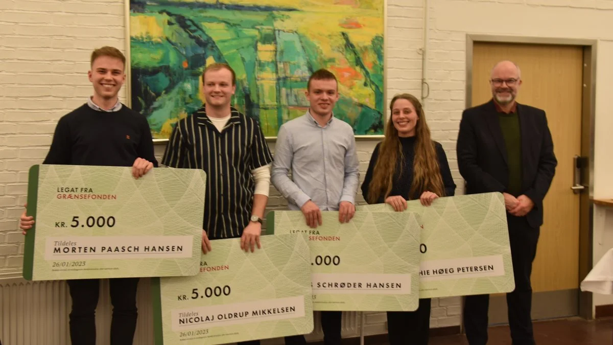 De fire legatmodtagere, Morten Paasch Hansen, Nicolaj Oldrup Mikkelsen, Mads Schrøder Hansen og Anne Sophie Høeg Petersen samt Simon Faber fra Grænsefonden.