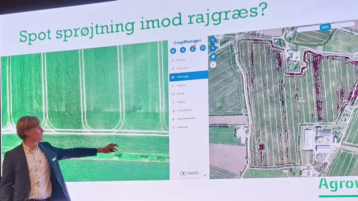 Planteavlskonsulent Frederik V. Larsen viser de nye muligheder for spotsprøjtning af problemukrudt såsom rajgræs markeret med mørkerødt på kortet til højre.
