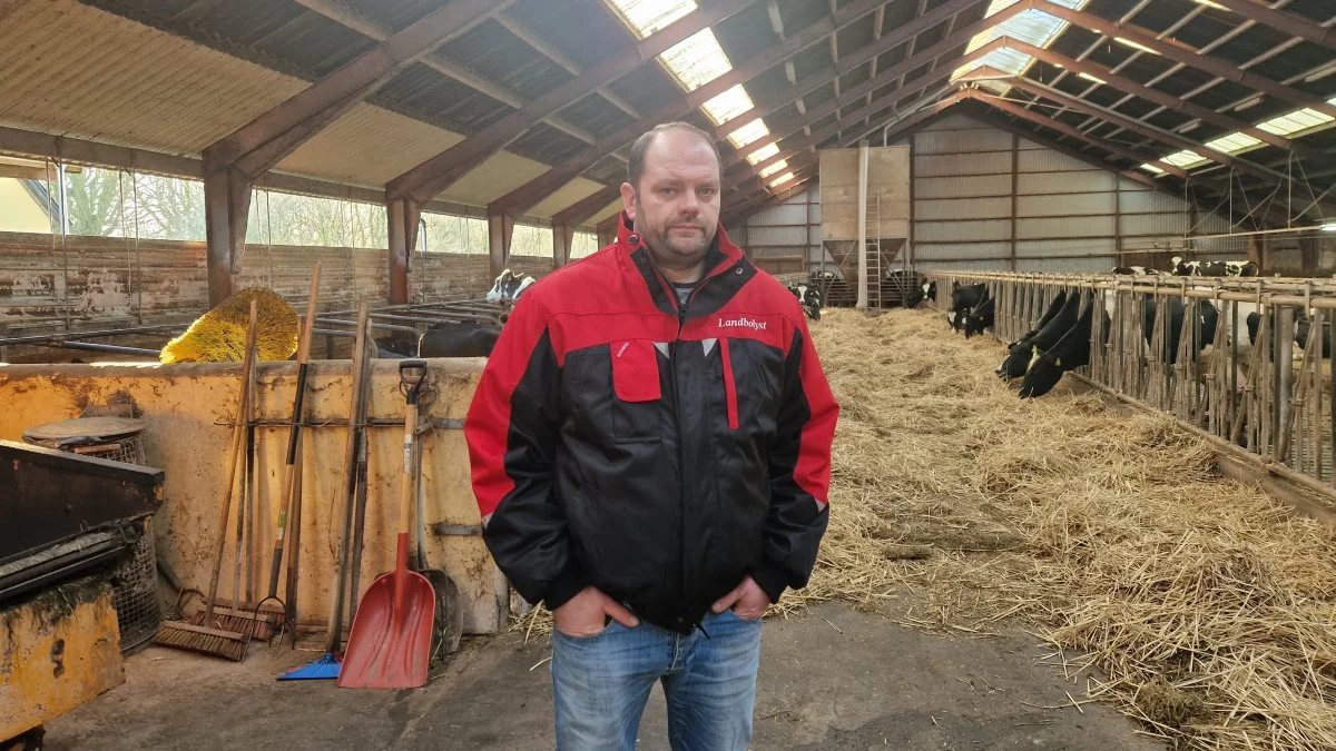 Jens Bangsgaard ved fortsat ikke, om han kan få sit engareal eksproprieret eller få dispensation fra §3 i miljøbeskyttelsesloven, selv om der nu er gået 229 dage, siden loven trådte i kraft. Fotos: Henning K. Andersen