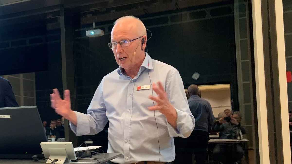 Det giver ifølge Finn Skotte meget stor værdi for griseholdet at kunne hente kornforsyning i egen markdrift, og det giver meget markant merværdi i markbrug at kunne hente gødningsstoffer i gylletanken. Foto: Jesper Hallgren