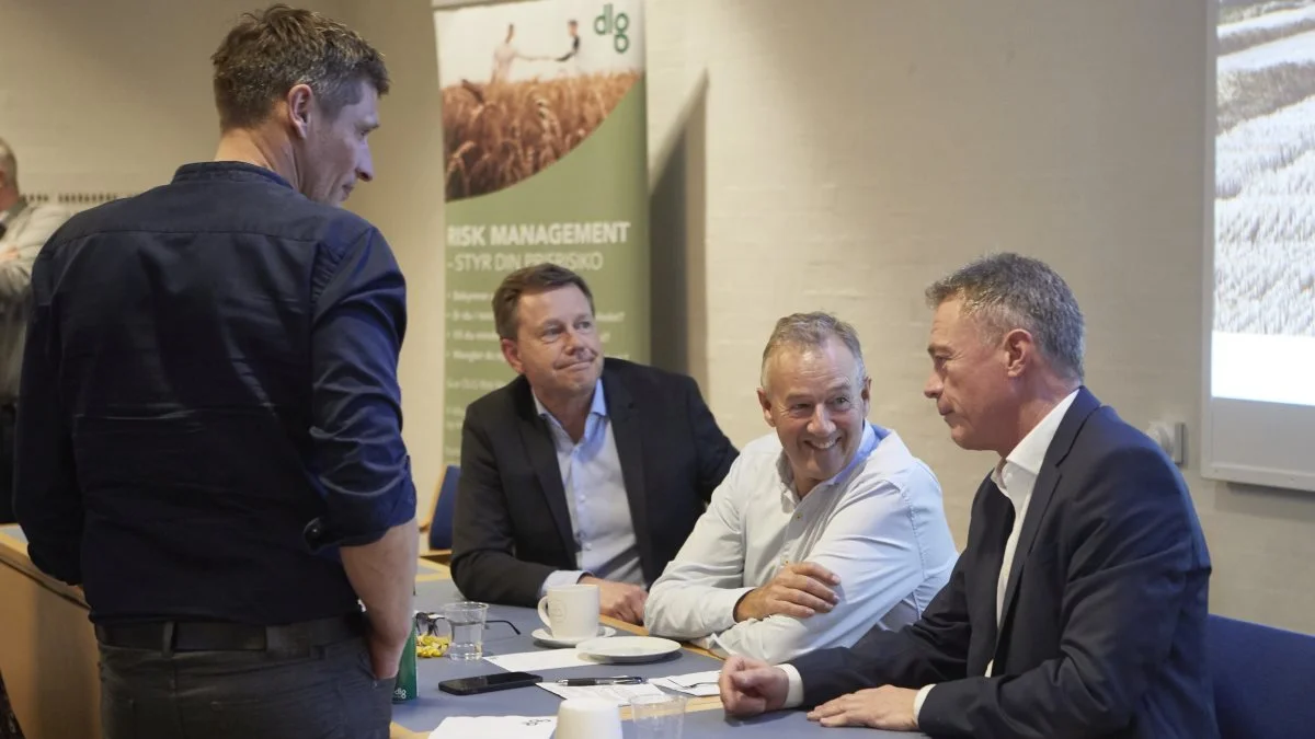 DLG-formand Niels Dengsø Jensen og koncernchef Kristian Hundebøll sammen med Lars Thorø (th) og stående det ene af de fynske bestyrelsesmedlemmer Lars Hansen, Dømmestrup. Den anden fynske repræsentant i DLG-bestyrelsen er Dorte Bak Himmelstrup, Kirkeby. 