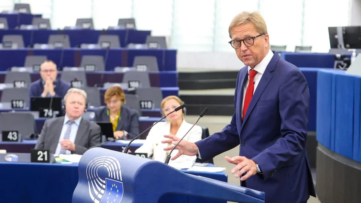 - Det er en meget meget alvorlig situation, sagde Asger Christensen (V) under debatten i EU-Parlamentet torsdag, hvor parlamentarikerne med håndsoprækning godkendte en resolution, der pålægger EU-Kommissionen at gøre noget ved priserne og tilgængeligheden af handelsgødning. Foto: Frederic Marvaux