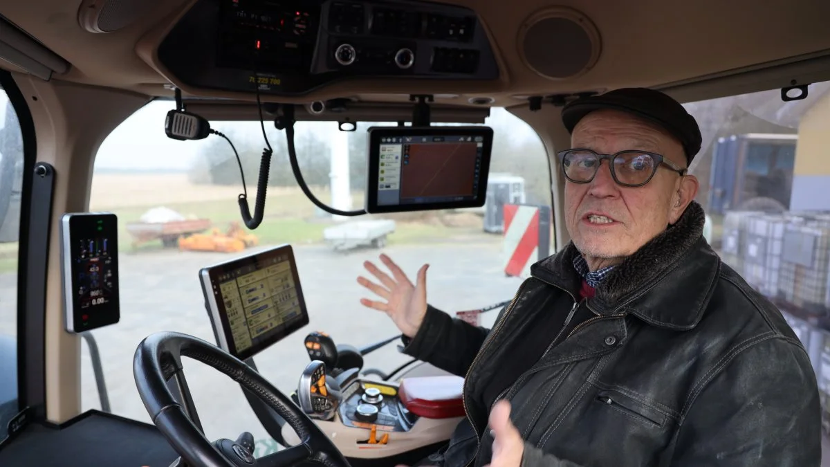 - Det er vigtigt, at redskab og traktorudstyr er opdateret, fortæller Jan Warrer Olesen.