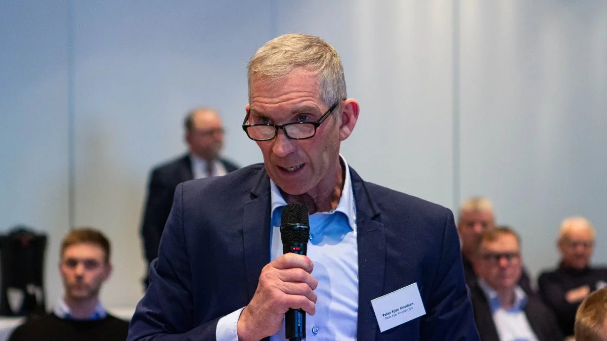 Griseproducent Peter Kjær Knudsen ønsker, at pengene fra landmændenes grovvareselskaber sendes direkte i medlemmernes lommer. Foto: Morten Ipsen